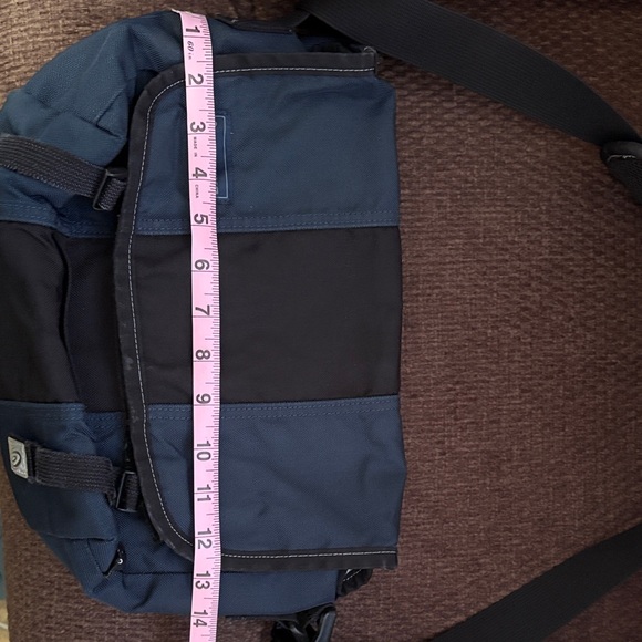 Timbuk2 Black and Navy Messenger Bag - Picture 13 of 14